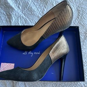 Joe’s Jaime Two Tone black pump - Size 6.5